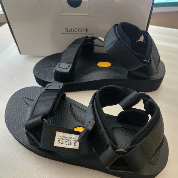**REDUCED PRICE** Suicoke Depa V2 Black - Picture 2 of 6